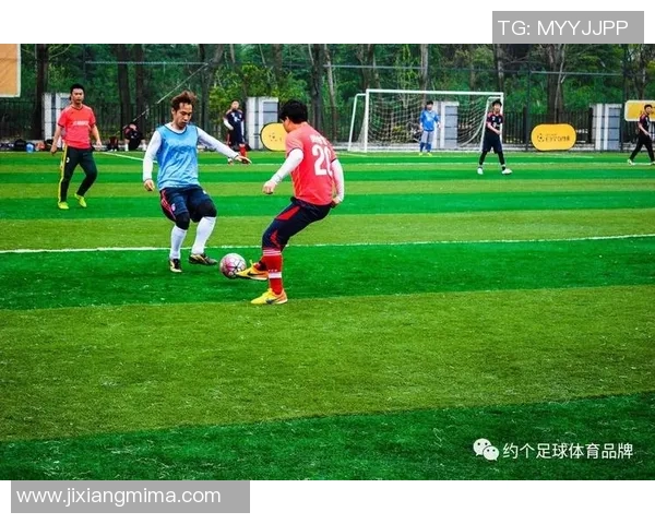 朝鲜足球明星的崛起与挑战：他们在国内外赛场的奋斗历程与成就